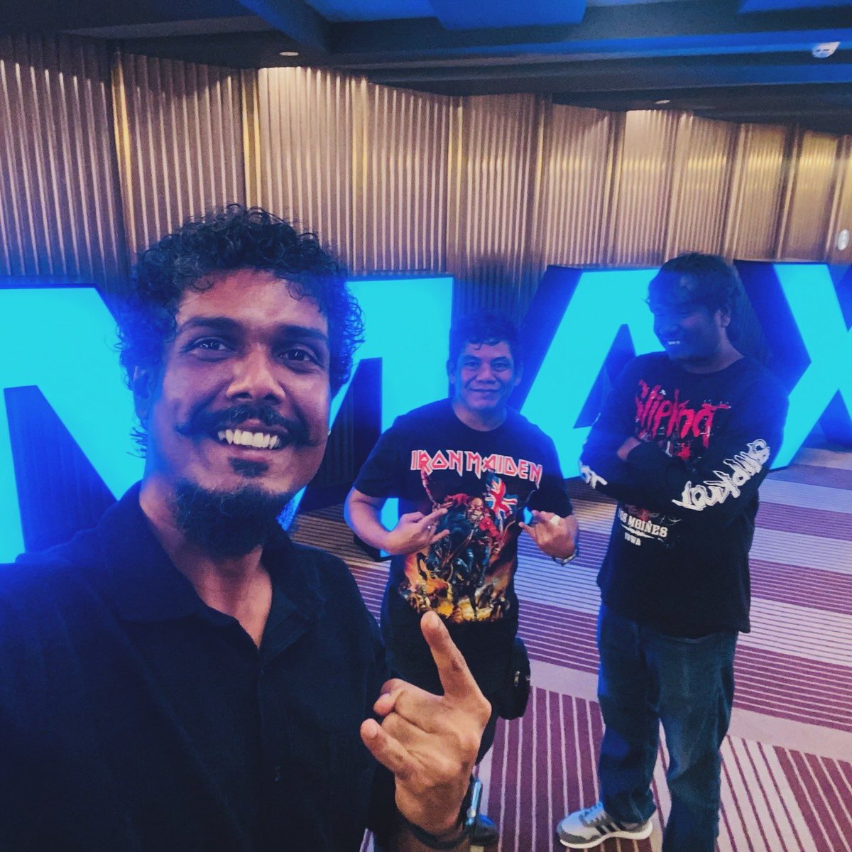 samp_c's tweet image. When the squad enters the Badlands, only vibes survive. 😎🔥
.
#PredatorBadlands #Predator #IMAXExperience #MovieNightSL #SquadVibes #CineLife #Movie #Friends #ActionMovieNight #BadlandsVibes #MovieTime #Colombo #SriLanka