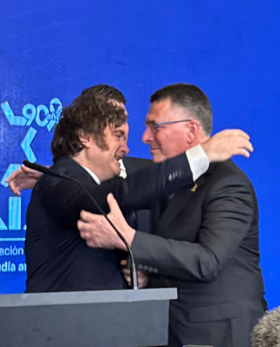 gidonsaar's tweet image. La elección del presidente Javier Milei fue un doble milagro: para Argentina y para el pueblo judío.

Su victoria en las elecciones parlamentarias del mes pasado fue un paso importante para consolidar su gobierno y encaminar a Argentina por la senda correcta.

Su amor por el…