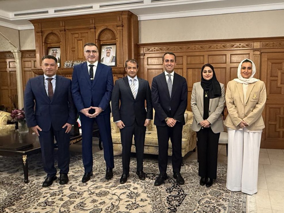mbahzad's tweet image. A very engaging working breakfast hosted at the Kuwait Residence with @EUSR_Gulf and fellow #GCC Ambassadors.
A valuable opportunity to exchange insights on shared priorities and continue strengthening GCC–EU cooperation. 
Thank you @NawafNafe3