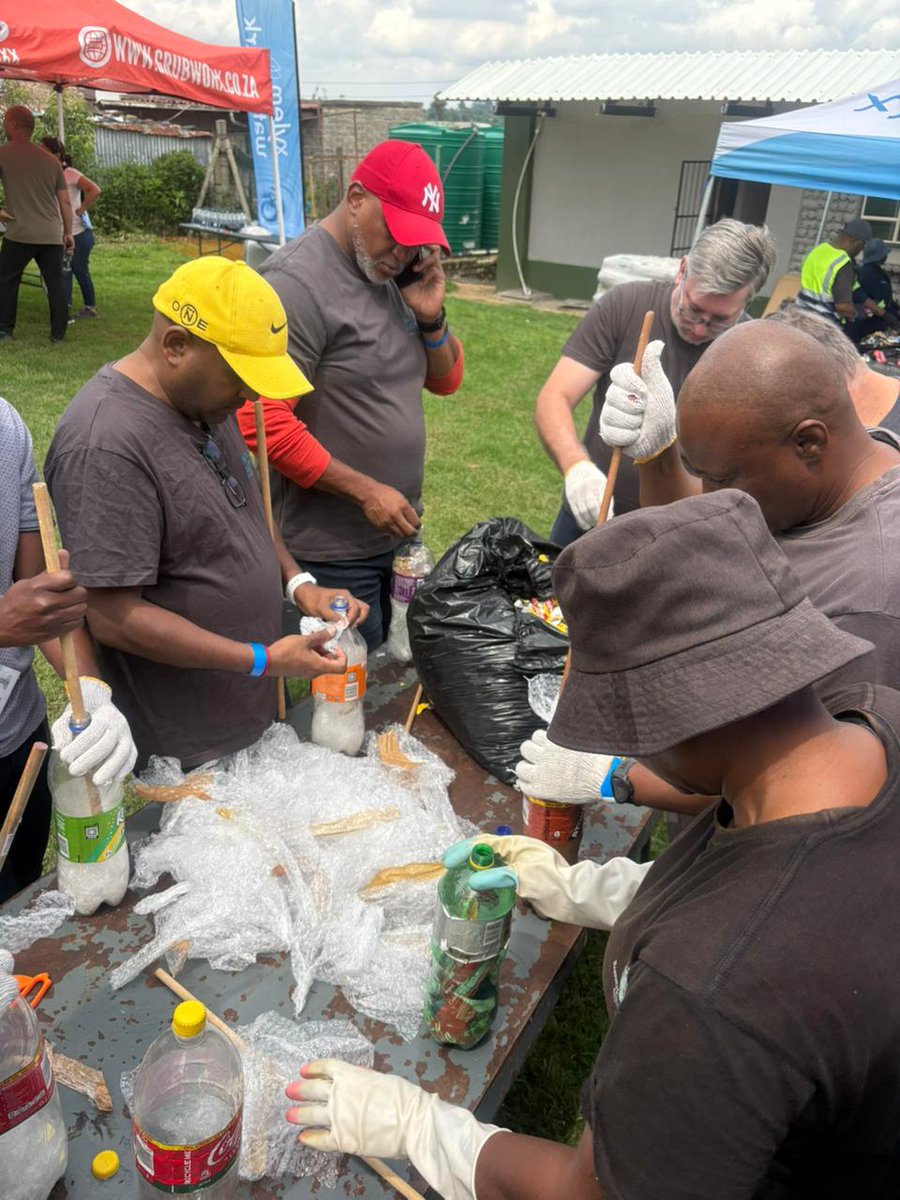 XylemAfrica's tweet image. Today, Xylem staff teamed up with Khensani’s Collection to create over 1,000 ecobricks from plastic waste, building classrooms &amp;amp; community resilience! 

Proud to create lasting impact in education and the environment. 

#XylemAfrica #Letssolvewater #WaterSolutions #Watermark