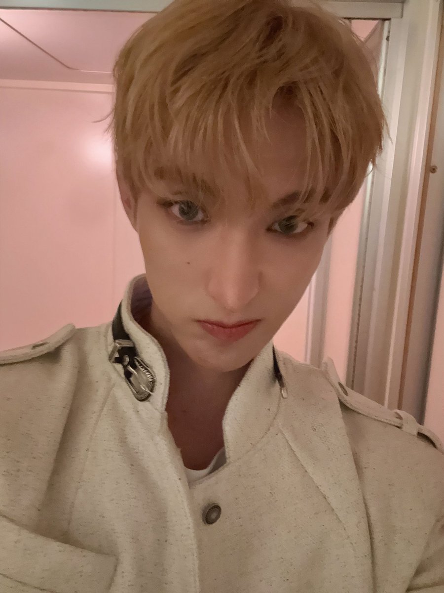 Arab_Seokmin's tweet photo. 251127 | ويفيرس 

تحديث دوكيوم عبر الويفيرس:

⚔️: شكرًا جزيلًا كارات ناقويا დ
جميعكم عودوا لمنازلكم بسلام وتناولوا طعامًا لذيذًا وناموا جيدًا! 

- ✩
 #SEVENTEEN #DOKYEOM #도겸 #세븐틴 #SEOKMIN https://t.co/RSyMX4ULA6