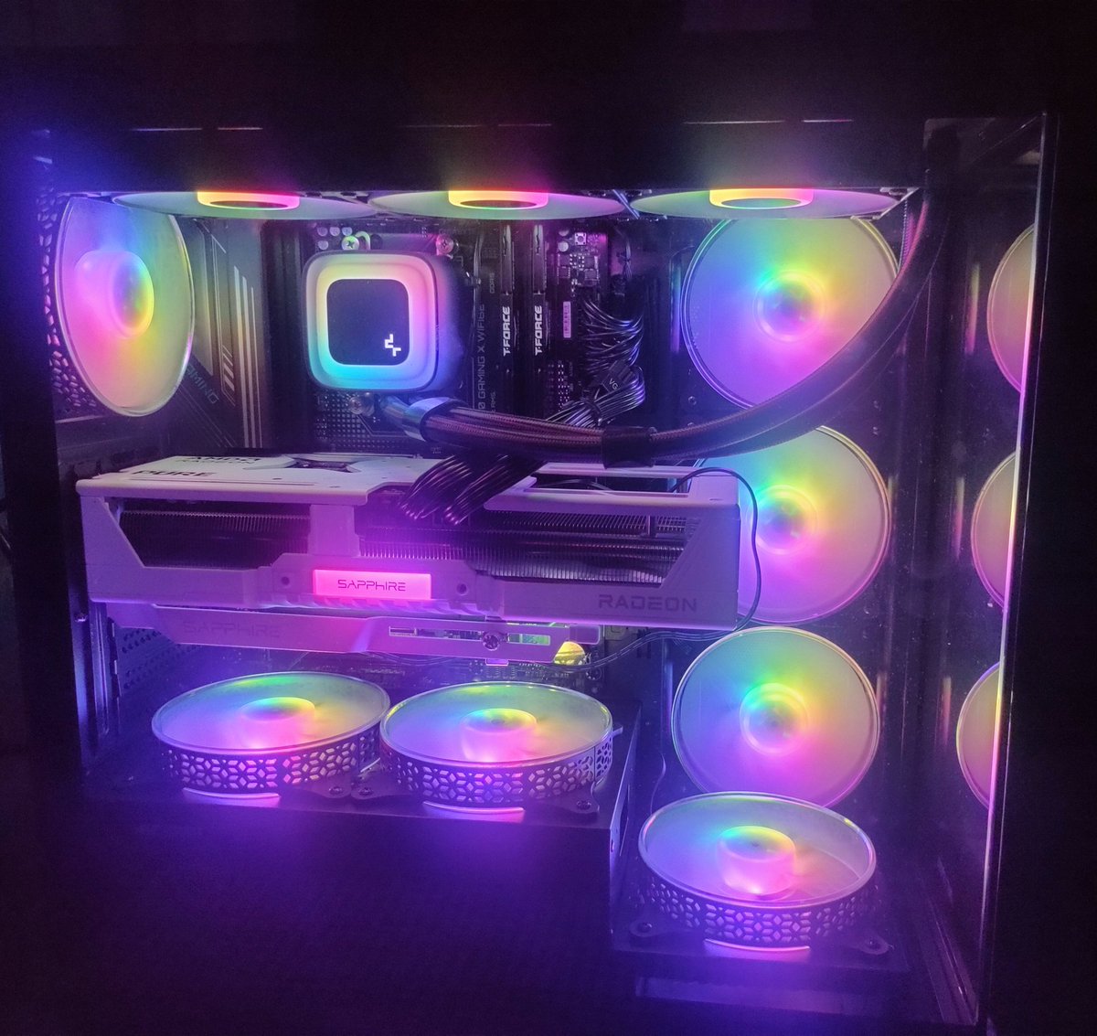 OUTSIDER tweet media