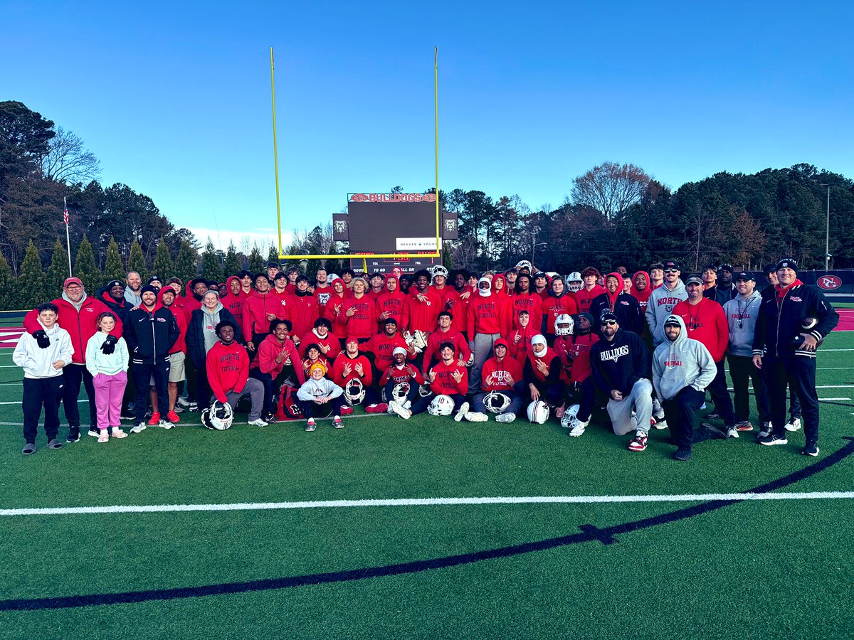 Nothing better than being together with this group on Thanksgiving! Blessed to get to practice with this family of DAWGS! Happy Thanksgiving!

#NORTH #FAMILY #BEADAWG #RIB25 #HappyThanksgiving