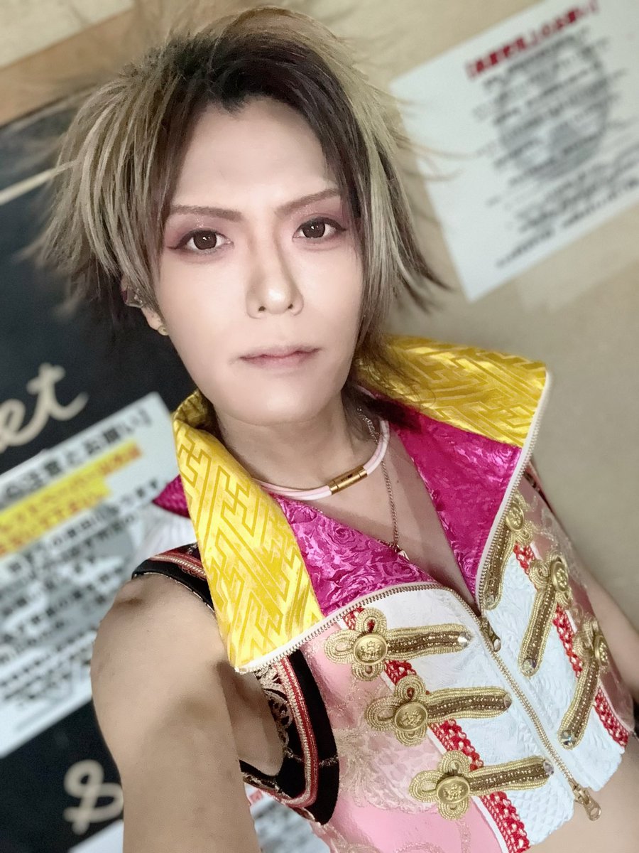 今日は10円ワンマン11月
矢島城ありがとう！
次の祟りは2日のトークライブ
どーでも良い
めっちゃ積もってる話あります。
本編の話もいよいよ中盤戦です！
初参加でもわかるとこスタートだから
必ずお待ちしてます！