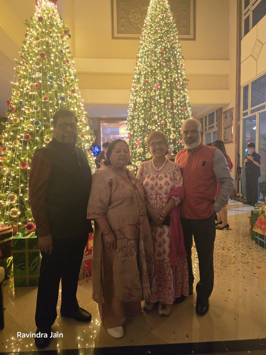 jain_ravindra2's tweet image. Merry Christmas! 🎄🎅 Joining the Christmas celebrations at Park Royal Hotel, Yangon will be a wonderful experience! 🌟 Gorgeous decorations, delicious food, and a cheerful atmosphere. Merry Christmas to you and your loved ones! 🎁❤️ #Christmas #ParkRoyalHotel #Yangon #Myanmar
