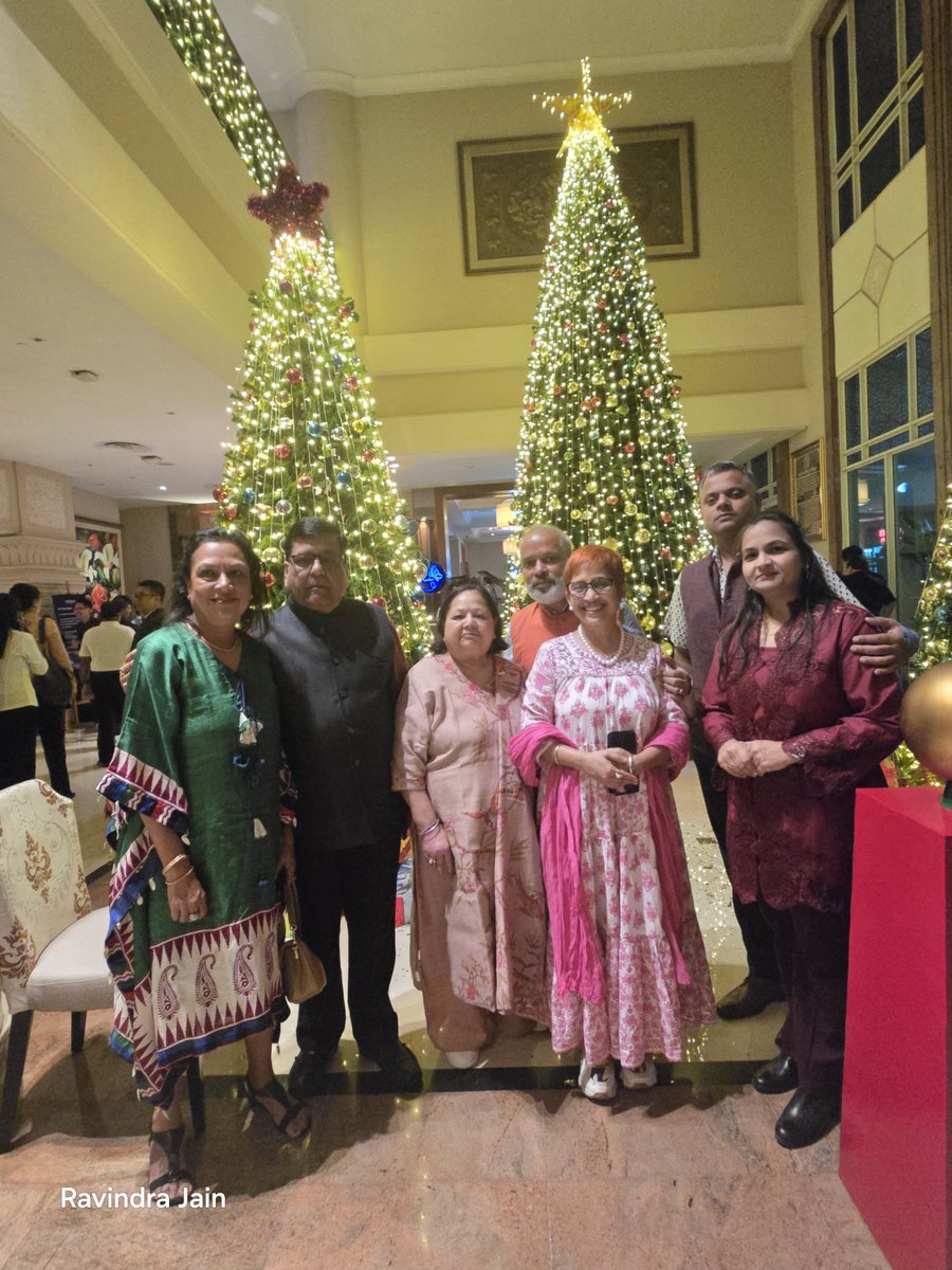 jain_ravindra2's tweet image. Merry Christmas! 🎄🎅 Joining the Christmas celebrations at Park Royal Hotel, Yangon will be a wonderful experience! 🌟 Gorgeous decorations, delicious food, and a cheerful atmosphere. Merry Christmas to you and your loved ones! 🎁❤️ #Christmas #ParkRoyalHotel #Yangon #Myanmar