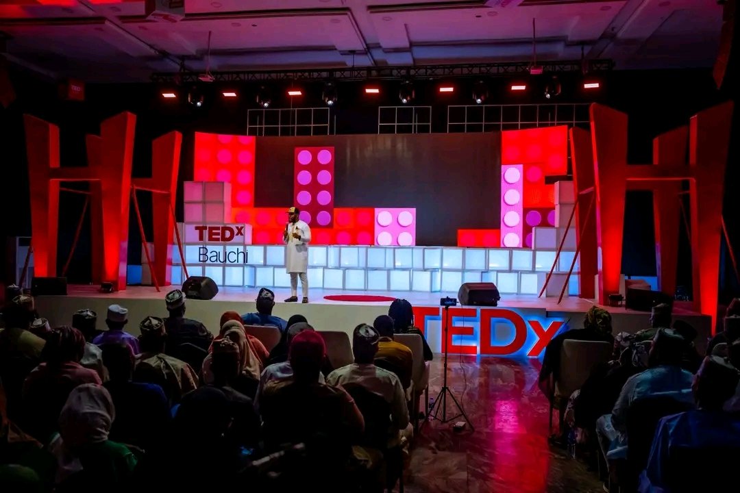 TedxBauchi's tweet image. BobDee brought the charm to the red carpet while @Mall_bodex and Alkebulan carried the energy through the main stage — a perfect duo shaping the TEDxBauchi experience from start to finish.

#TEDxBauchi #BuildingBridges #IdeasWorthSharing #TEDxExperience #TEDxBauchi2025