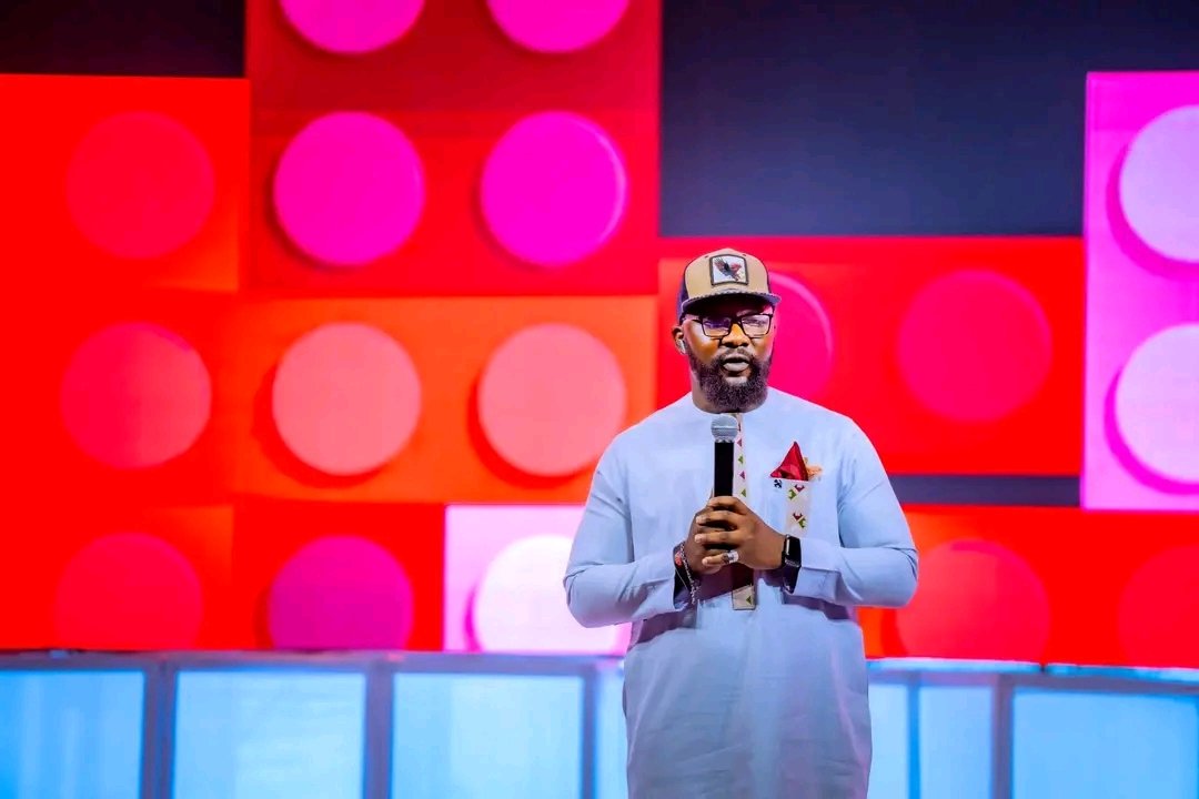 TedxBauchi's tweet image. BobDee brought the charm to the red carpet while @Mall_bodex and Alkebulan carried the energy through the main stage — a perfect duo shaping the TEDxBauchi experience from start to finish.

#TEDxBauchi #BuildingBridges #IdeasWorthSharing #TEDxExperience #TEDxBauchi2025