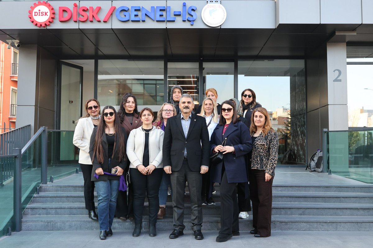 Genel Merkezimizde gerçekleştirilen DİSK İç Anadolu Bölge Kadın Temsilci Eğitimi toplu fotoğraf çekimleriyle son buldu.