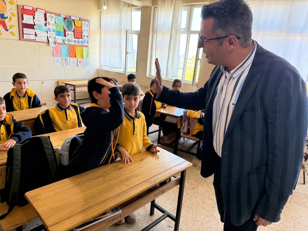 İlçe Milli Eğitim Müdürümüz Yusuf GÜZEL, Ortaşar İlkokulunu ziyaret ederek öğretmen ve öğrencilerimizle bir araya geldi.

<a href="/cinarkaymakamlk/">T.C. Çınar Kaymakamlığı</a> 
<a href="/Z_Erdogan53/">Zikrullah ERDOĞAN</a> 
<a href="/Diyarbakirmem/">Diyarbakır İl Millî Eğitim Müdürlüğü</a> 
<a href="/sadoglu_salih/">Salih Sadoğlu</a> 
<a href="/ysf_gzl_/">YUSUF GÜZEL</a>