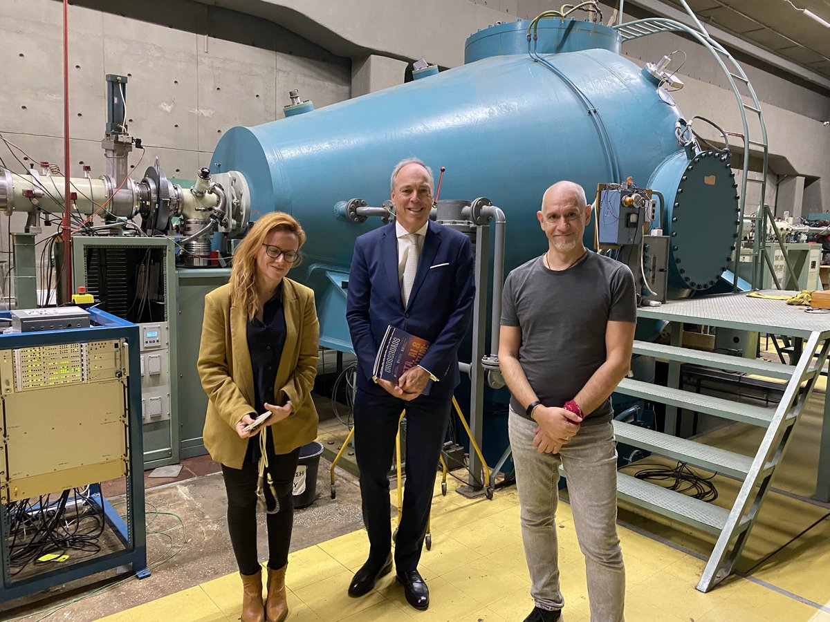 LUinAthens's tweet image. As part of the visit, the Tandem Accelerator #Laboratory at @NCSR_Demokritos was presented by Dr. Anastasios Lagoyiannis. 🔬 A fascinating look into cutting-edge research in nuclear physics and advanced materials! #Innovation #ResearchInfrastructure #ScienceDiplomacy #Luxembourg