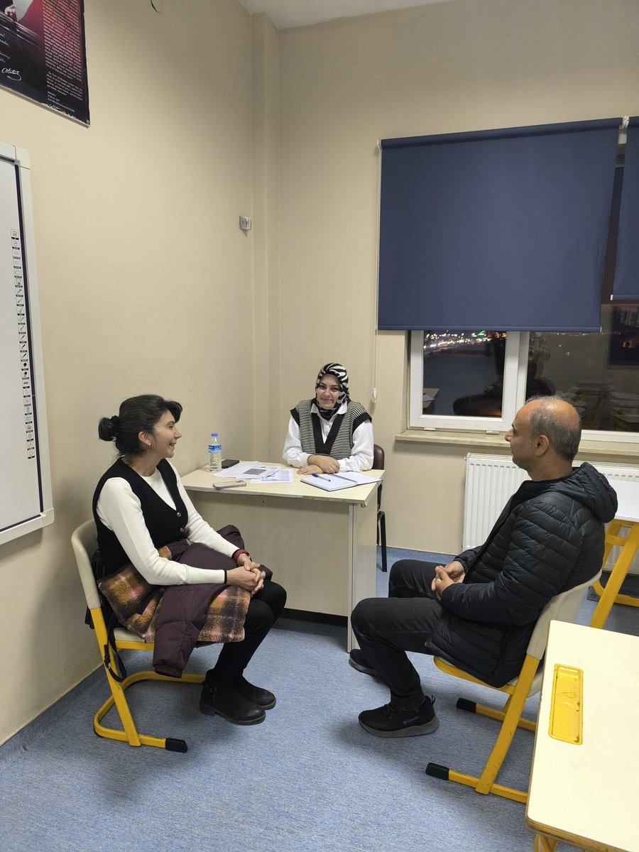 2025-2026 Eğitim Öğretim yılı 1. Dönem Ortaokul bireysel Öğretmen Veli randevulu görüşme toplantısı velilerimizin yoğun katılımıyla devam etmektedir.💙❤️
<a href="/bahcesehir_k12/">Bahçeşehir Koleji</a> 
<a href="/EnverYucel/">EnverYucel</a> 
<a href="/koccozlem/">Dr.Özlem Koç</a> 
<a href="/Savas_BOYAR/">Savaş BOYAR</a> 
<a href="/AtlihanMumtaz/">Mümtaz ATLIHAN</a> 
<a href="/ismailK08300410/">İsmail Karaman</a> 
<a href="/DadayMikail/">Mikail Daday</a>