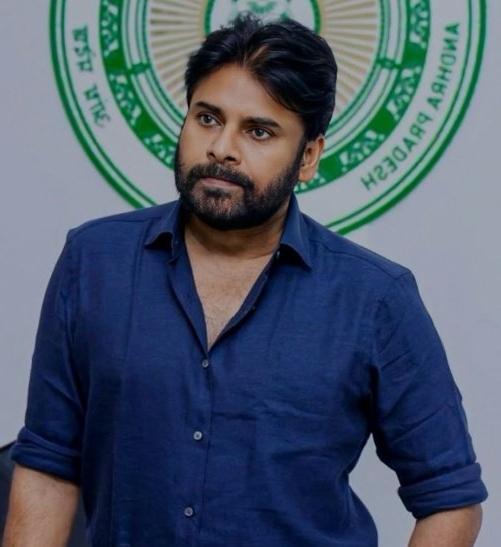 TOlMovies's tweet image. Most Handsome Politician In India ?

      🔃@ActorVijay        ❤️@PawanKalyan