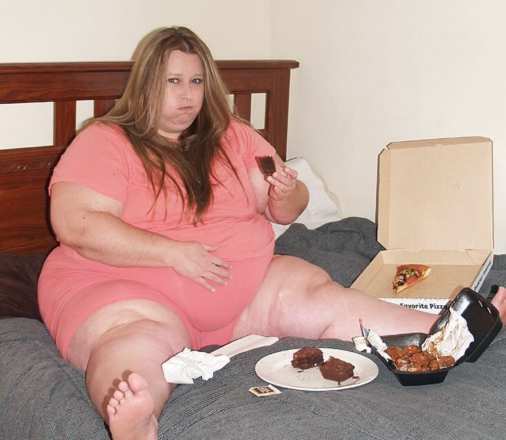 himelacies's tweet image. how i feel whenever i exceed my daily cal limit by 1 calorie