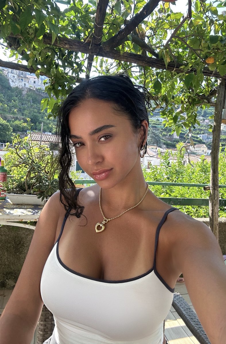 imelissuh's tweet image. Good morning from the vineyards 🍋