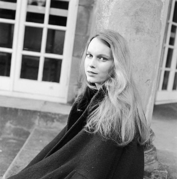 Mia Farrow —-

Graham Stark, 1964