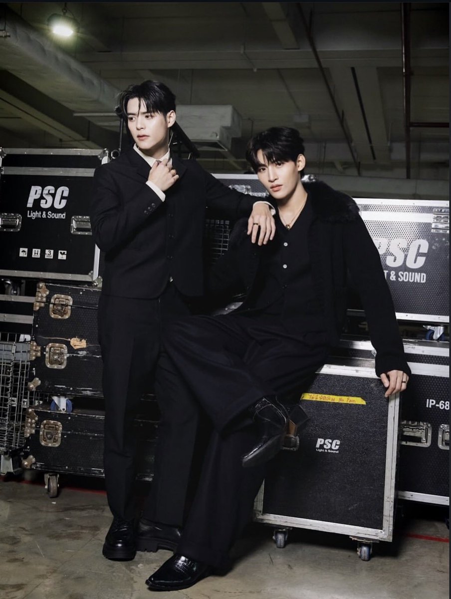 ohmpoon_usa's tweet image. Ohm IG Post Update
(IG:ohm_thitiwat)
Caption: ⚫️⚪️
-
What does admin notice in all these pictures? The matching rings. 🙂‍↕️

OHMPOON MAGIC VIBES 2026

#gmmtv2026  #ohmpoon #OhmThitiwat #poon_mit12 #โอห์มปู