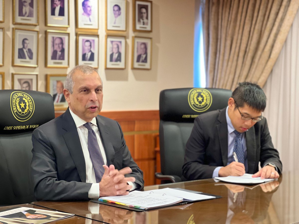 PoderJudicialPY's tweet image. 🔴 Autoridades judiciales recibieron visita protocolar de representante de Singapur

➕Info: pj.gov.py/notas/29078-au…