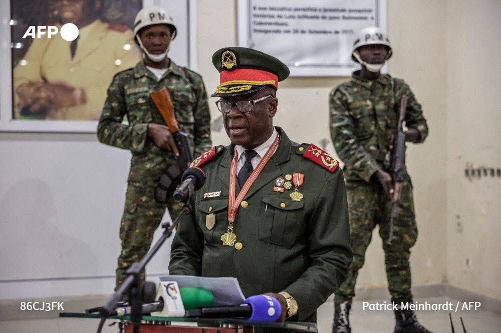 Africa_Univers1's tweet image. #GuineaBissau: Gen. Horta N’Tam sworn in as transitional leader.
Gen. Horta N’Tam has been sworn in as transitional president and head of the High Military Command, the coup leaders announced in Bissau. He will lead the country for a one-year transition.
#Transition #WestAfrica