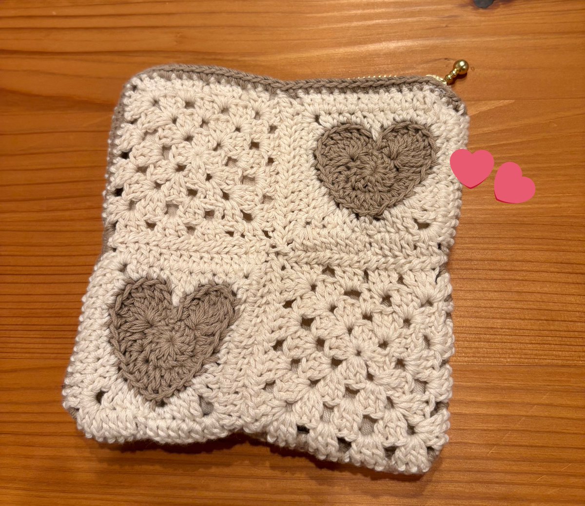 Hanapo_minic's tweet photo. 編んだモチーフを初めてポーチにした✌︎
金具ファスナーにして正解！ちょっとだけ高級感でた✨

何入れるかは何にも決まってない🍬すぐ使うならお菓子入れかな〜🥰 https://t.co/7p9YoEOdJy