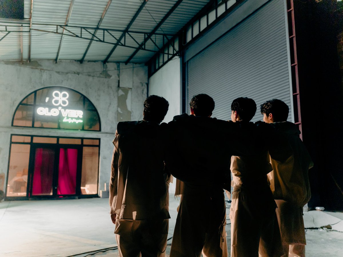 clo_ver_riser's tweet image. ฝากพวกเรา 4 คน CLO’VER ด้วยนะครับ🍀
หวังว่าเพลง “คนคุ้นคอย (Next To You)” จะเป็นเพลงเดบิวส์ที่ทำให้พี่ๆ ทุกคนยิ้ม และมีความสุขไปกับเพลงของพวกเรา สัญญาว่าพวกเราจะพัฒนาตัวเองต่อไป ขอบคุณทุกกำลังใจที่ส่งมาให้พวกเรานะครับ🤟🏻

🔗 youtu.be/lRG5Vk6e7-A

#CLO_VER
#RISERMUSIC