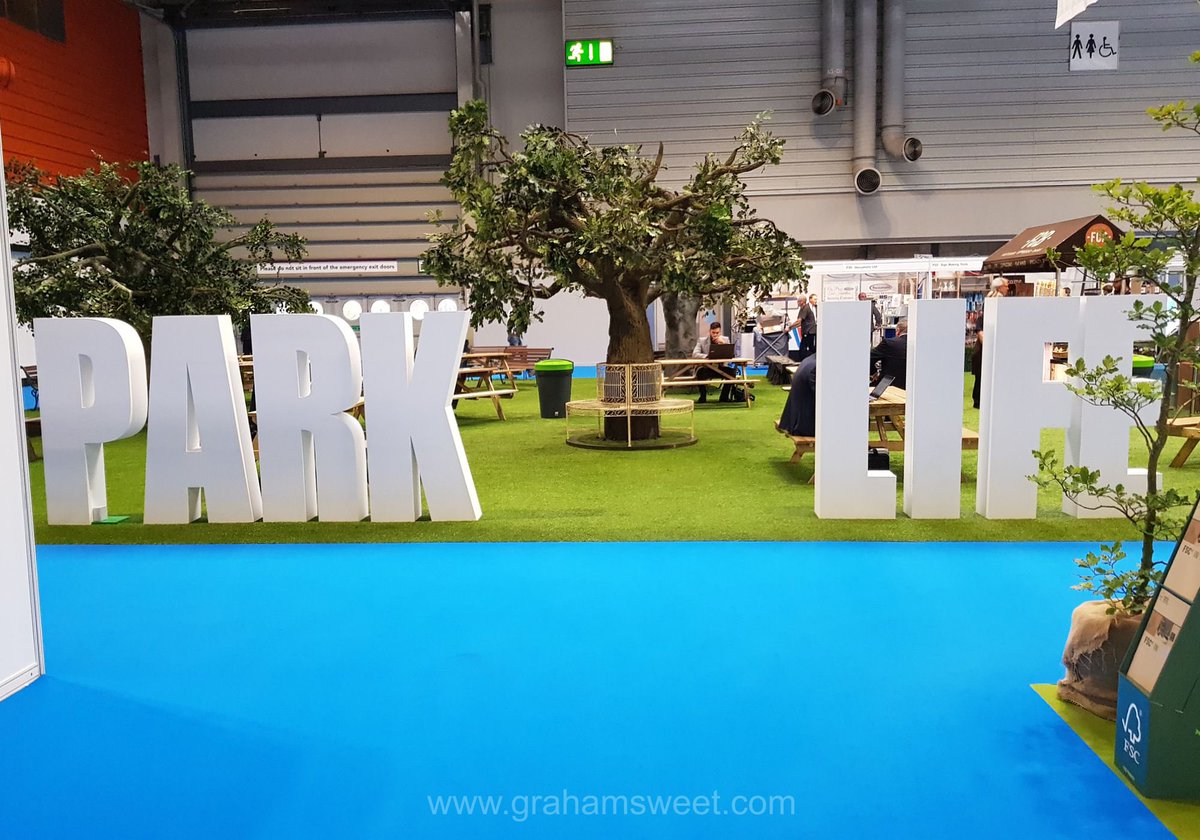 Bespoke, oversized letters make excellent props for exhibitions and events.
These 5ft-high 3D letters were created for The Print Show at the NEC, and they certainly made an impact.
Take a look at our blog to find out more.
grahamsweet.com/blog/giant-par…

#exhibition #exhibitiondesign