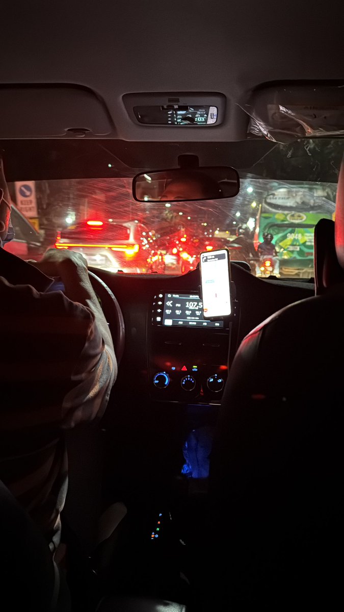 ChooseMyDiglett's tweet photo. Kating kati na este gabing gabi na traffic ka pa rin San Juan? 😮‍💨😜 Pakamot nga hahaha #AlterIlonggo #AlterMakati https://t.co/zYiJEEgl67