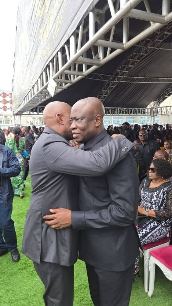 delphin_kas's tweet image. Vital Kamerhe Lwa Kanyiginyi et quelques personnalisés politiques presents aux obsèques du frère aîné d’Augustin Kabuya.
