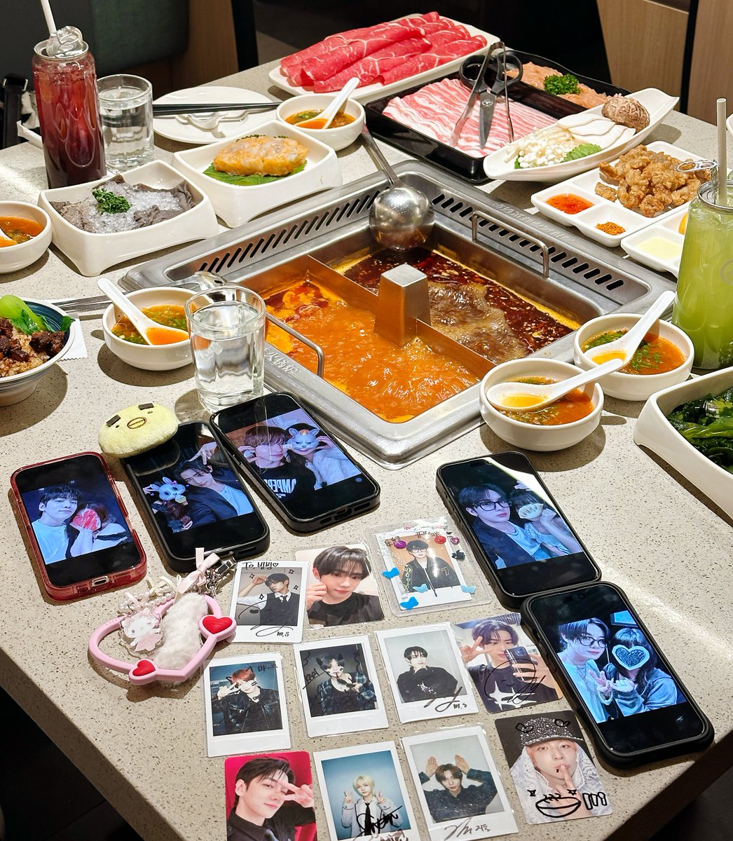 b00mins's tweet image. 喜欢海底捞٩(˃̶͈̀௰˂̶͈́)و