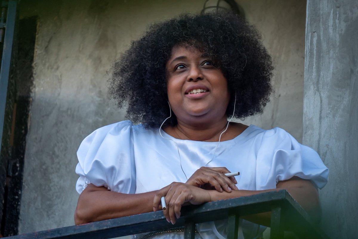 “VWA MOUN”, magistralement interprété par Stéphanie Saint-Louis et mis en scène par Guy Régis Jr, a illuminé la deuxième journée de la 22ᵉ édition du Festival Quatre Chemins. Une performance intense, vibrante, qui a profondément marqué le public.
📸 <a href="/Cardelson08/">Carvens Adelson</a>