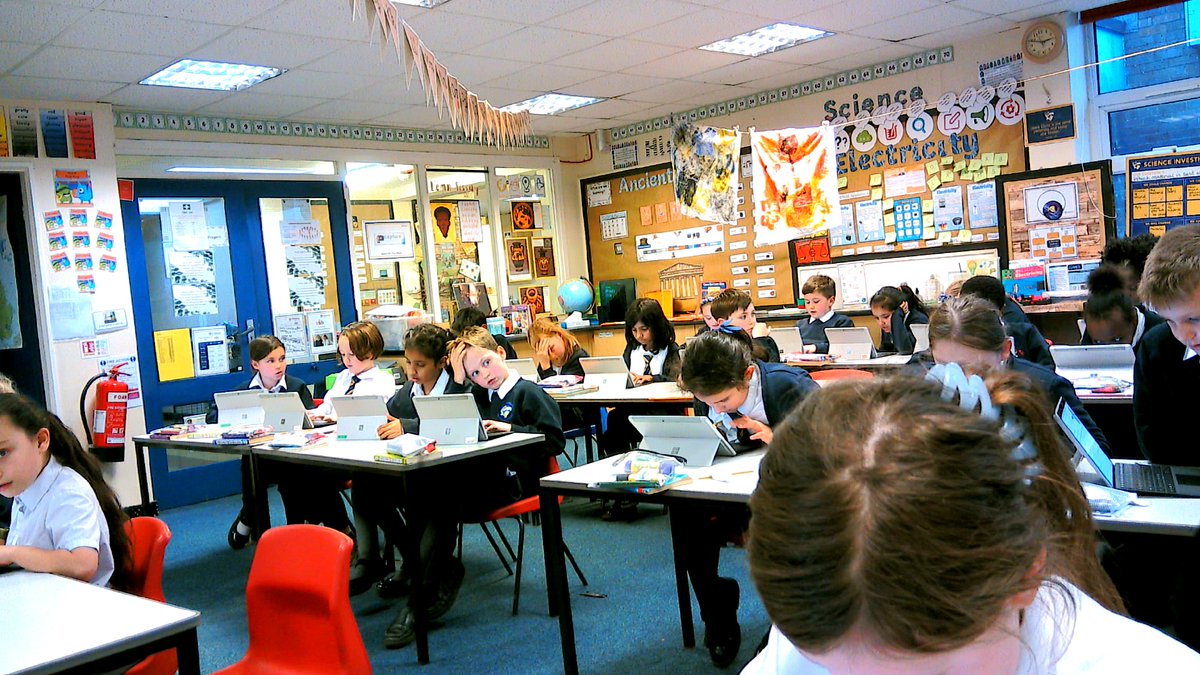 michael_primary's tweet image. Computing in Year 4. We are designing digital surveys using Microsoft Forms. We can make a title, change the design and use the different questions types to gather information. We know the benefits of digital surveys over paper too. #stmiccomputing