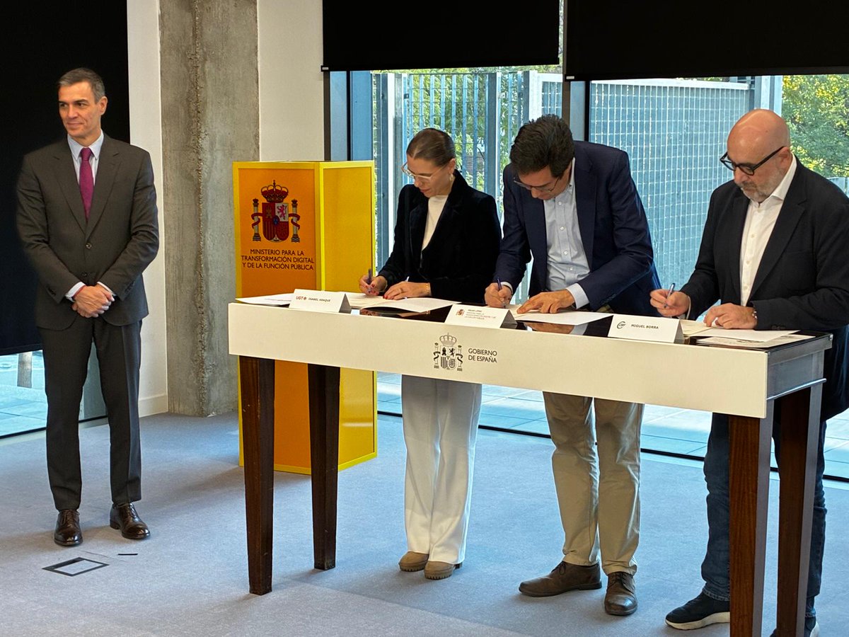 CSIFnacional's tweet image. Hoy firmamos el acuerdo que desbloquea la subida salarial que nos debían desde enero y los retrasos. Por fin empieza a mejorar la situación de las empleadas/os públicos.

🗣 Tras meses de protestas, hemos conseguido el mejor acuerdo posible para como está el país, con mucha…