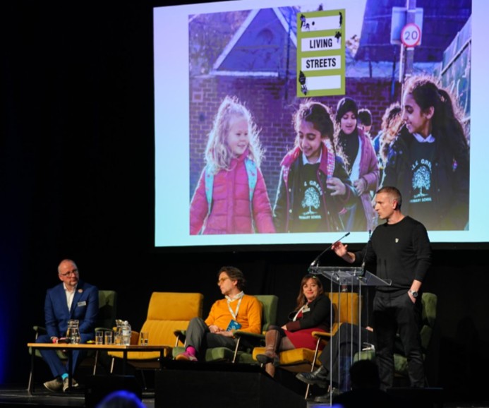 livingstreets's tweet photo. We had a great time earlier this week at the @TeamModeshift #NationalTravelAwards, as proud sponsor of the Education Engagement Project of the Year – Individual School Impact Award. 

Find out more about WOW - the walk to school challenge https://t.co/FuNPqIf76F https://t.co/6q9tSPxc4K