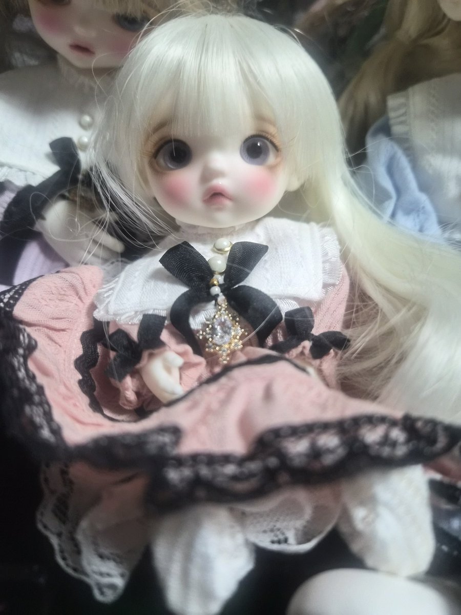 이거봐요 리리가 너무예뻐요...