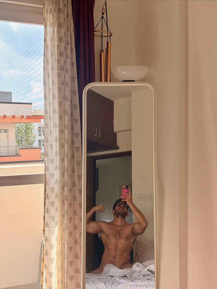 checkdhotdude5's tweet image. #Indian #hot