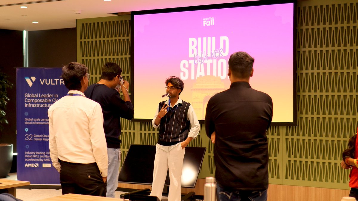 orblinn's tweet image. Delhi NCR in four sparks ⚡
-&amp;gt;straight from the heartbeat of the room ✨

Which frame wins it? 👇
From @hackthisfall at #HTFDelhi