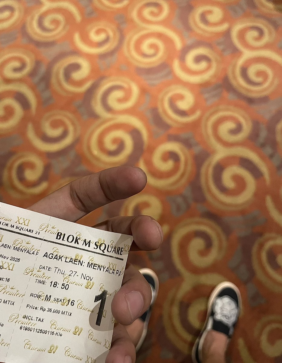 _Almansiz's tweet photo. Bang Achoo. Bisa kepikiran itu scene (jangan dikasih tau, biar penasaran. Boris sama Oki). Gausah gua rating seberapa lucu. Udah digaransi sama Jegel. Pada nonton dah, cepet. Menyala Pantiku.
@MuhadklyAcho @awwe_ @borisbokir @indrajegel_ @bene_dion @OkiRengga33 @txtagaklaen https://t.co/ZFAlsFSbJo