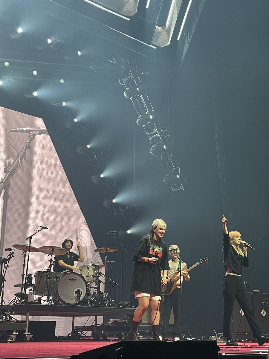 lily ✧ tweet media