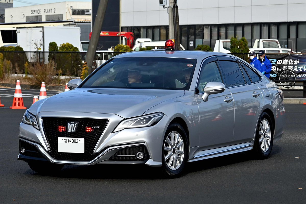 宮城県警 交通機動隊
220系クラウンRS 覆面