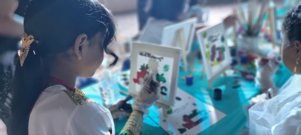 mbrlae's tweet image. Union Day celebrations at the #MohammedBinRashidLibrary offer a variety of interactive workshops, including Plant Assembly, Raha for Good, and the Traditional Grocery. It also features children’s activities like the National Canvas Puzzle and a Traditional Emirati Fishing Boat…