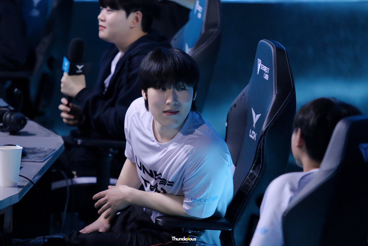 Thunderous_Zeus's tweet image. 생일 축하해 건우야~~🥳🎊
많이 행복하고 화이팅!!!🧡

#Zeka #제카 #Happy_Zeka_Day #HLEWIN