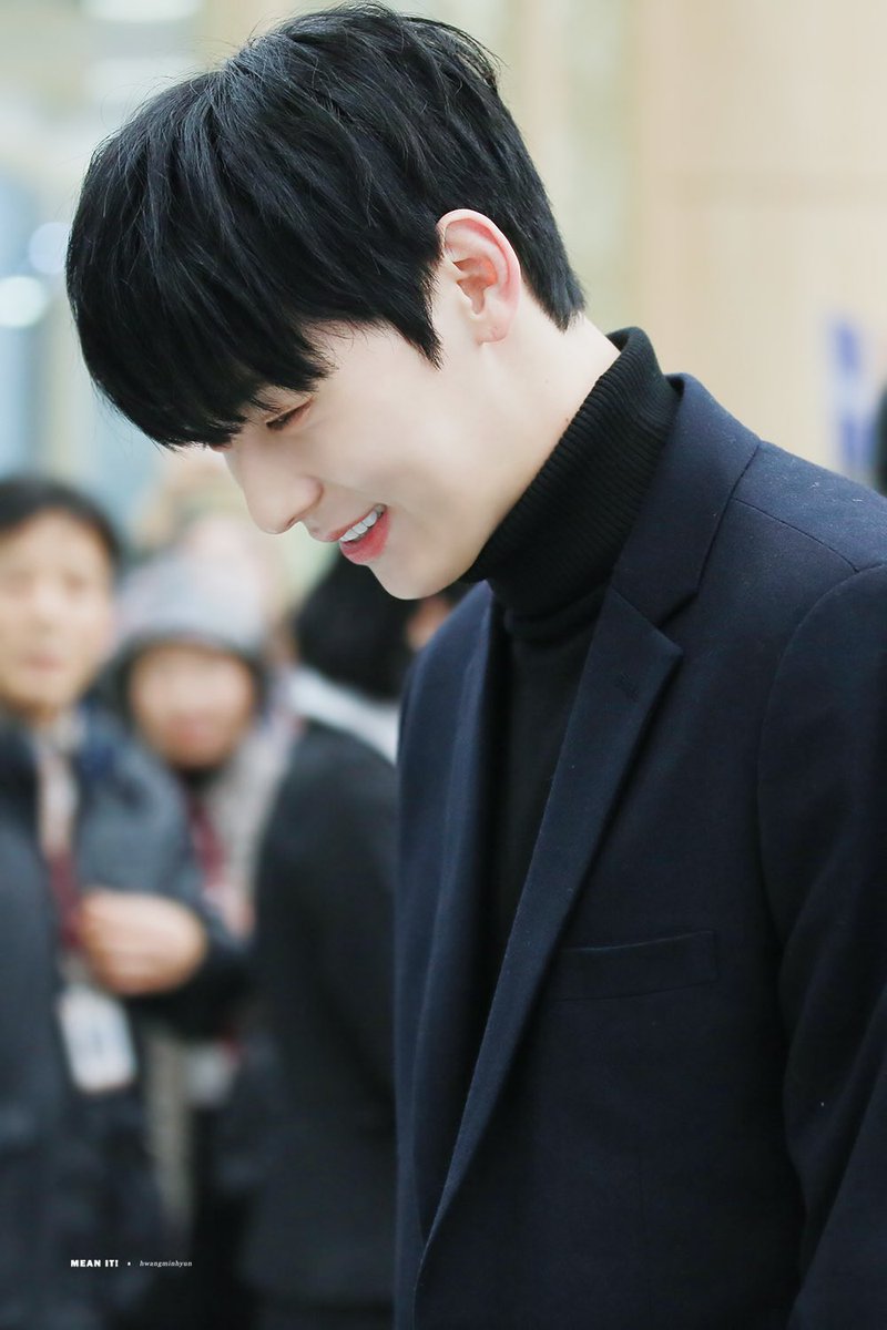 O9O8_'s tweet image. 오늘 그날이다

8년 전 오늘 171128 황민현 ㅈㄴ잘생겼어
이 말 듣고 배시시 웃었던 날