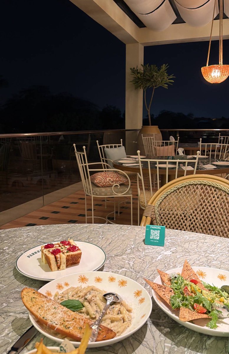 ترند كل شتاء Parker’s | باركرز ✨
زانت الاجواء  .. وصارت وقت أحلى جلسات اوت دور في باركرز 🗝️
اكل لذيذ ومكان خيالي 🍃
• لاتنسون تجربة الفطور اللذيذ عندهم . 

📍الرياض - السفارات 
⬇️onelink.to/mwnguj