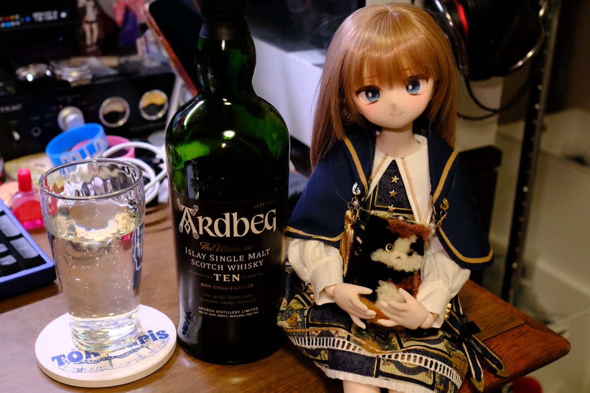 serione774's tweet image. まほうの煙のようなよさがある、アードベッグ10年をハイボールでやっていきますよ。
魔女と魔法のネコチャンがおともしてくれます。
#ドルおじウイスキー部
#ぽもろこ