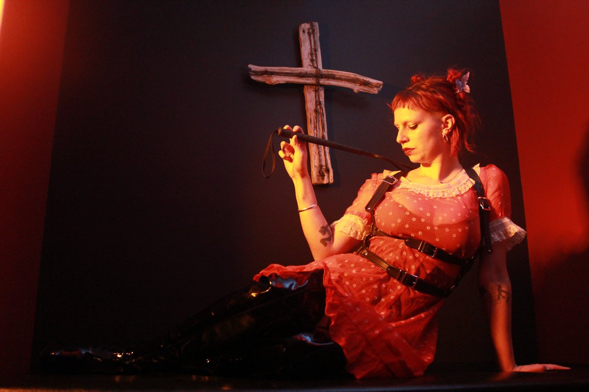 Mistress Red - NYC Femdom tweet media
