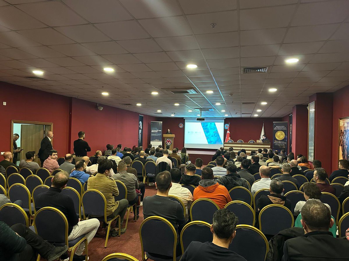 Genel Başkanımız Sn. Uysal Altundağ’ın önderliğinde 27.11.2025’te Türk Metal Sendikası sosyal tesislerinde, Osmangazi şubemizin örgütlü olduğu işyerinde görev yapan İSG,sağlık personeli ve Baştemsilcilerimizle birlikte“İş Kazalarında Travmaya Yaklaşım” seminerine katıldık.