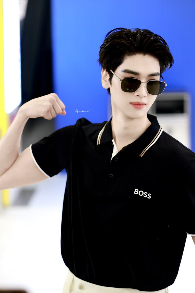 JulyCart2's tweet image. Every word he speaks feels filled with gentle sweetness. Kcj

BOSS STORE x DUNK 

#BeYourOwnBOSS
#dunknatachai