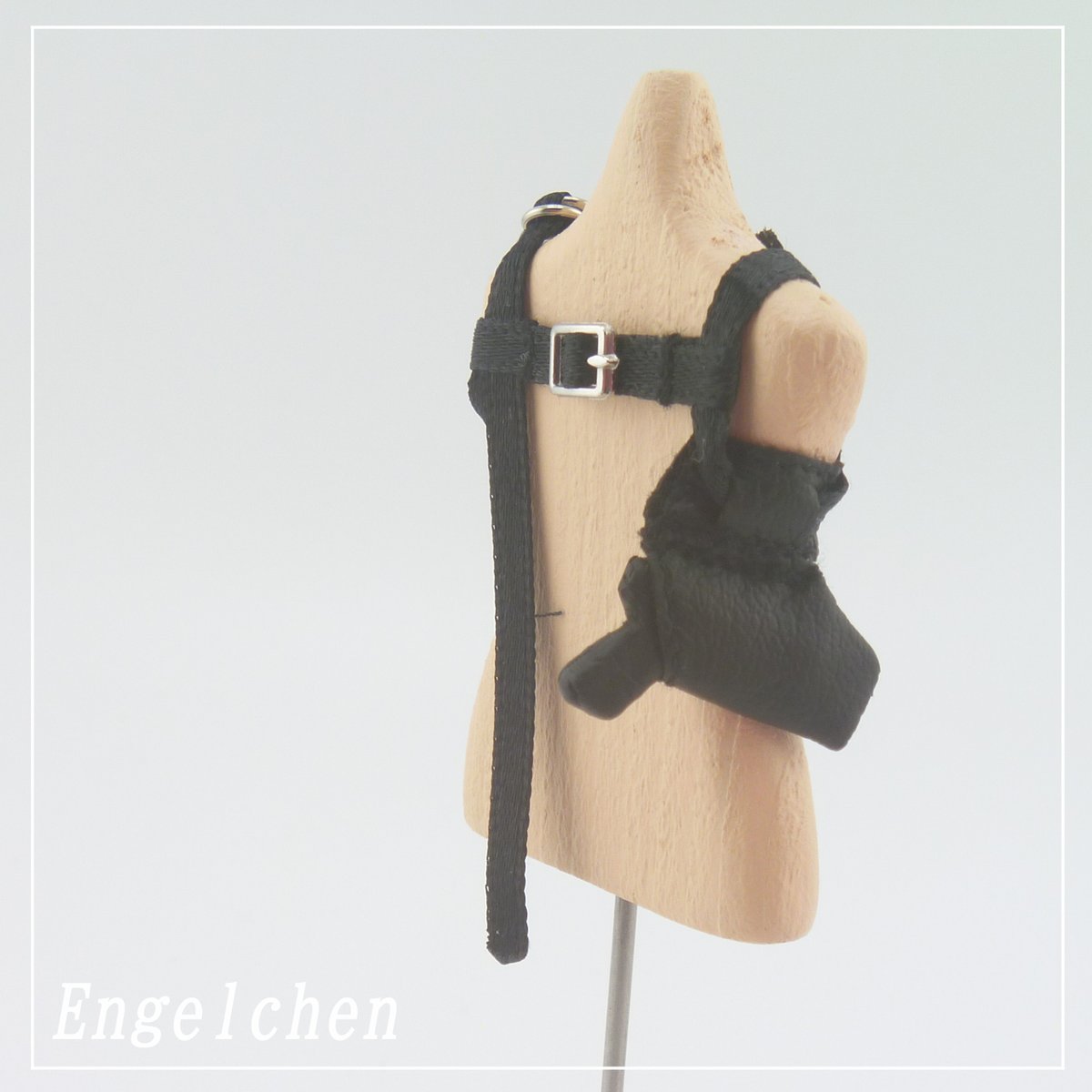 minneに3ピーススーツLサイズ（オビツ11身長調整向け）、ガンショルロングタイプ出品しました。よろしくお願いします😀
minne.com/@engelchen/ser…
#オビツ11