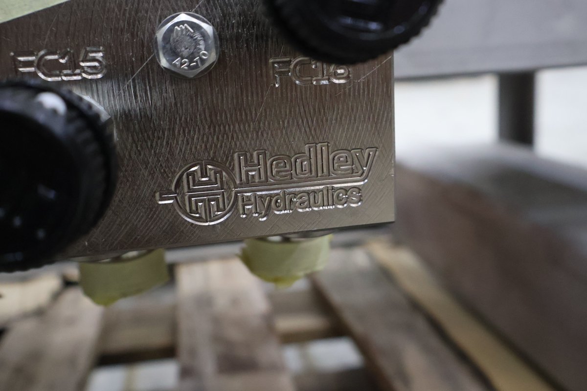 Hedley_HQ's tweet image. Plenty going on in the Hedley workshop! 🔧

Here&apos;s a close-up of a manifold that&apos;s part of an HPU system we&apos;re building for our customer. Precision engineering in action. ✨

#HPU #HydraulicSystems #HedleyHydraulics #Engineering #Manufacturing #HydraulicPower #CustomEngineering