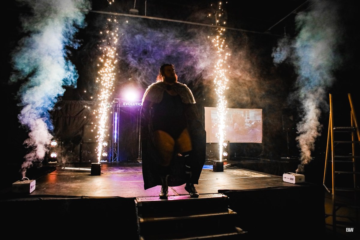 Liam Jones • リアム・ジョーンズ tweet media